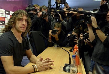 Puyol nói gì trong buổi họp báo chia tay?